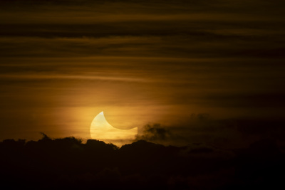 1002-SHS0505tj-solar-eclipse