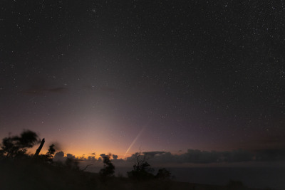 1002_SHS0369j-comet-zodiacal-2