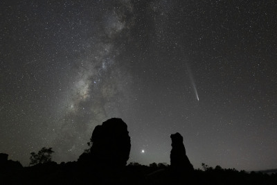 1019_SHS4048j-maunaulu-comet-Venus-MW