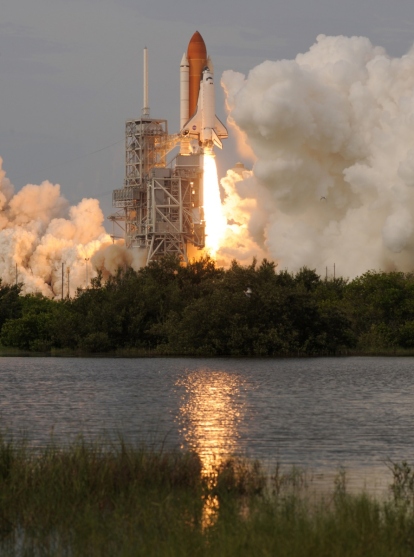 US-SPACE-SHUTTLE-ENDEAVOUR
