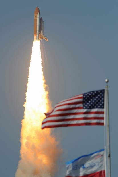 US-SPACE-SHUTTLE-DISCOVERY-CREW