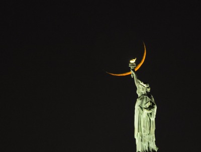 01_NY-crescent-statue-nov2017h-j