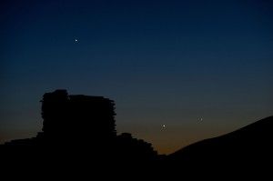 Jupiter, Venus and the fainter Mercury set in this nice conjunction of 3 planets. (click to enlarge)